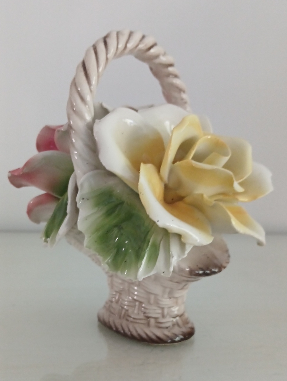 Capodimonte Italy Porcelain Pink Yellow Roses In Basket 6.5" AS IS
